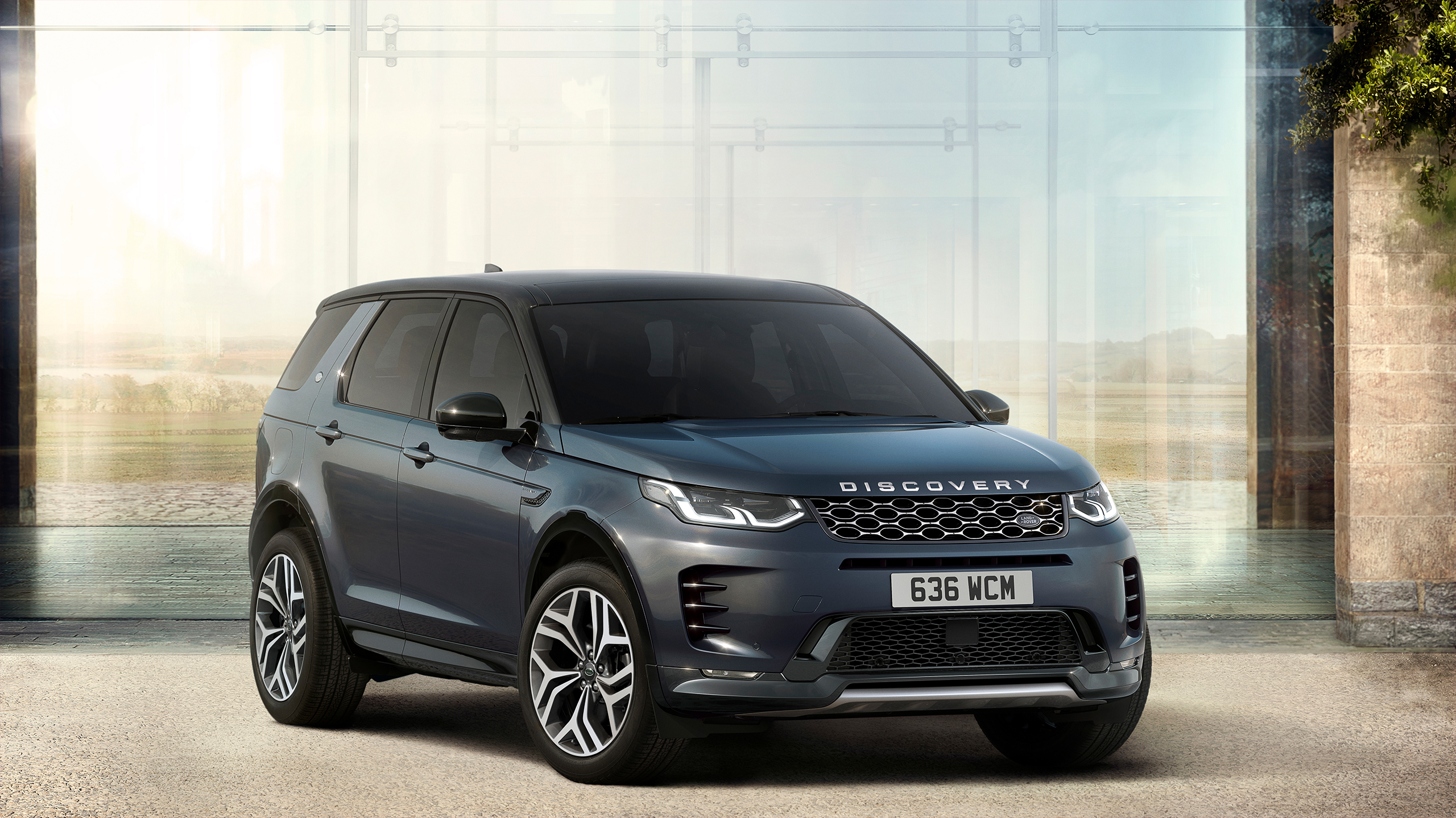 Discovery Sport front view